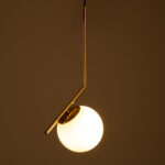 GLOBOSTAR® MONROE 00958 Μοντέρνο Κρεμαστό Φωτιστικό Οροφής με Ντουί 1 x E27 AC 220-240V IP20 - Χρυσό & Λευκό - Μ15 x Π15 x Υ49cm - Image 3
