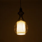 GLOBOSTAR® REA 01197 Μοντέρνο Κρεμαστό Φωτιστικό Οροφής με Ντουί 1 x E27 AC 220-240V IP20 - Μαύρο & Λευκό - Μ21 x Π21 x Υ40cm - Image 3