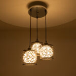 GLOBOSTAR® RAINELDA 01246 Μοντέρνο Κρεμαστό Φωτιστικό Οροφής με Ντουί 3 x E27 AC 220-240V IP20 - Μαύρο & Λευκό - Μ35 x Π35 x Υ110cm - Image 3