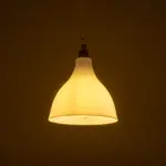 GLOBOSTAR® RADE 203-0125 Μοντέρνο Κρεμαστό Φωτιστικό Οροφής με Ντουί 1 x E27 AC 220-240V IP20 - Λευκό & Χρυσό - Μ18.5 x Π18.5 x Υ23cm - Image 3