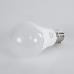 GLOBOSTAR® GLOBE 60053 Λάμπα B22 A60 LED 10W 940lm 360° AC 220-240V IP20 Θερμό Λευκό 2700K - Lumileds SMD Chip - Λευκό Γαλακτερό - Μ6 x Π6 x Υ11cm - 3 Χρόνια Εγγύηση - Image 3