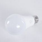 GLOBOSTAR® GLOBE 60054 Λάμπα E27 A60 με Αισθητήρα Κίνησης Microwave LED 10W 1000lm 260° AC 220-240V IP20 Ψυχρό Λευκό 6000K - Lumileds SMD Chip - Λευκό Γαλακτερό - Μ6 x Π6 x Υ11cm - 3 Χρόνια Εγγύηση - Image 3