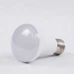 GloboStar® SPOTBULB 60080 Λάμπα E27 R63 LED 10W 940lm 120° AC 220-240V IP20 Θερμό Λευκό 2700K - Lumileds SMD Chip - Λευκό Γαλακτερό - Μ6.3 x Π6.3 x Υ10.4cm - 3 Χρόνια Εγγύηση - Image 3