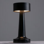 GloboStar® BELLA 76503 Επαναφορτιζόμενο Επιτραπέζιο Φωτιστικό Πορτατίφ LED 1.5W 105lm 120° DC 5V IP44 Θερμό Λευκό 2700K Dimmable Μαύρο Αλουμίνιο - Μ9 x Π9 x Υ21cm - 2 Xρόνια Εγγύηση - Image 3