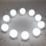 GLOBOSTAR® MIRRORPEARLS 79047 Μοντέρνο Φωτιστικό Γιρλάντα Καθρέπτη Μακιγιάζ με USB 5.0 LED 8W 800lm 260° DC 5V Αδιάβροχο IP54 Ρυθμιζόμενο Λευκό CCT με Ενσωματωμένο Χειριστήριο από 2700K έως 6000K Dimmable - Sanan SMD Chip - Λευκό - Μ200 x Π4.5 x Υ4.9cm - Πακέτο 10 Τεμαχίων - 3 Χρόνια Εγγύηση - Image 6