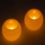 GloboStar® CANDLE 79549 ΣΕΤ 2 x Διακοσμητικά Realistic Κεράκια με LED Εφέ Κινούμενης Φλόγας - Μπαταρίας 2 x CR2032 Θερμό Λευκό 2700K Μπεζ D6 x H5cm - Image 2
