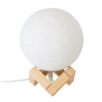 GLOBOSTAR® MOON 79606 Μοντέρνο Επιτραπέζιο Φωτιστικό Πορτατίφ LED 2W 120lm 360° Επαναφορτιζόμενο DC 5V με USB 2.0 IP20 Πολύχρωμο RGBW - Λευκό & Μπεζ - Μ12 x Π12 x Υ15cm - 2 Χρόνια Εγγύηση - Image 2