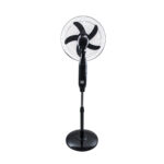 GloboStar® SOLARE-FAN 85358 Solar Fan Αυτόνομος Ηλιακός Επιδαπέδιος Ανεμιστήρας 25W 2 Λειτουργιών Ρεύματος με AC 220-240V ή με Φωτοβολταϊκό Panel 9V 15W & Επαναφορτιζόμενη Μπαταρία Li-ion 7.4V 6000mAh - 12 Ταχύτητες - Ασύρματο Χειριστήριο - Ενσωματωμένο USB 2.0 Charger Συσκευών - IP20 - Μ44 x Π37.5 x Υ132cm - Μαύρο - 2 Years Warranty - Image 5