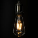 GLOBOSTAR® PEAR 99015 Λάμπα E27 ST64 LED 4W 400lm 360° AC 220-240V IP20 Θερμό Λευκό 2700K Dimmable - Long Filament Chip - Διάφανο - Μ6.4 x Π6.4 x Υ14cm - 3 Χρόνια Εγγύηση - Image 5