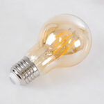 GLOBOSTAR® GLOBE 99036 Λάμπα E27 A60 LED 6W 550lm 360° AC 220-240V IP20 Ultra Θερμό Λευκό 2200K Dimmable - Long Filament Chip - Μελί - Μ6 x Π6 x Υ10.5cm - 3 Χρόνια Εγγύηση - Image 4