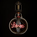 GLOBOSTAR® LOVE 99253 Λάμπα E27 G125 LED 2.4W 204lm 360° AC 220-240V IP20 Κόκκινο Dimmable - Filament Chip - Μελί - Μ12.5 x Π12.5 x Υ18cm - 3 Χρόνια Εγγύηση - Image 2