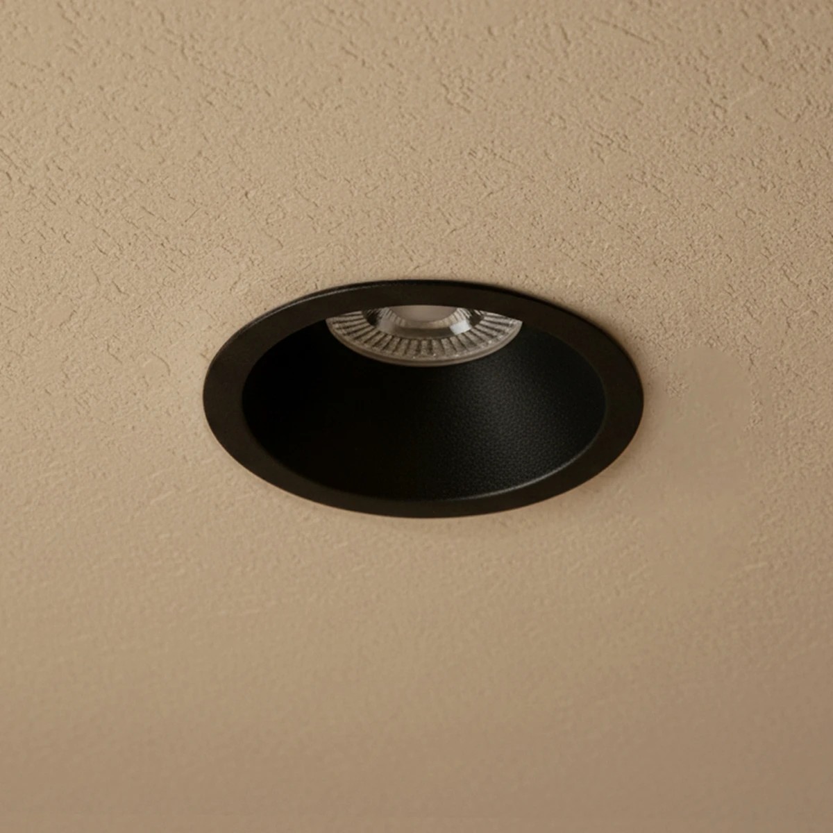 klv_101_0032_1 kelvo® DELTA KLV-101-0032 Χωνευτό Φωτιστικό Downlight Σποτ για Λάμπα MR16 με Ντουί GU10 AC 220-240V IP20 - Μαύρο Ματ - Μ8.5 x Π8.5 x Υ3.5cm / Q7.5cm - Image 1
