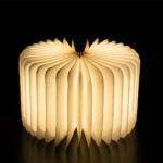 GLOBOSTAR® BOOKDECO 79635 Μοντέρνο Επιτραπέζιο Φωτιστικό Πορτατίφ LED 4W 350lm 180° DC 5V με USB 2.0 & Επαναφορτιζόμενη Μπαταρία Li-ion 3.2V 1000mAh IP20 Θερμό Λευκό 2700K - Μπεζ - Μ21.5 x Π16.5 x Υ2.2cm - 2 Χρόνια Εγγύηση - Image 3