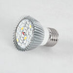 GLOBOSTAR® GROWSPOT 79691 Σποτ E27 MR16 Ανάπτυξης Φυτών LED 28W 840lm 120° AC 220-240V IP20 Πολύχρωμο Πλήρους Φάσματος Κόκκινο 660nm & Μπλε 450nm & UVIR 730nm Dimmable - Sanan SMD Chip -Μ5 x Π5 x Υ6cm - 2 Χρόνια Εγγύηση - Image 3